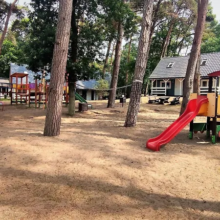 Near The Sea, Prázdninový dům